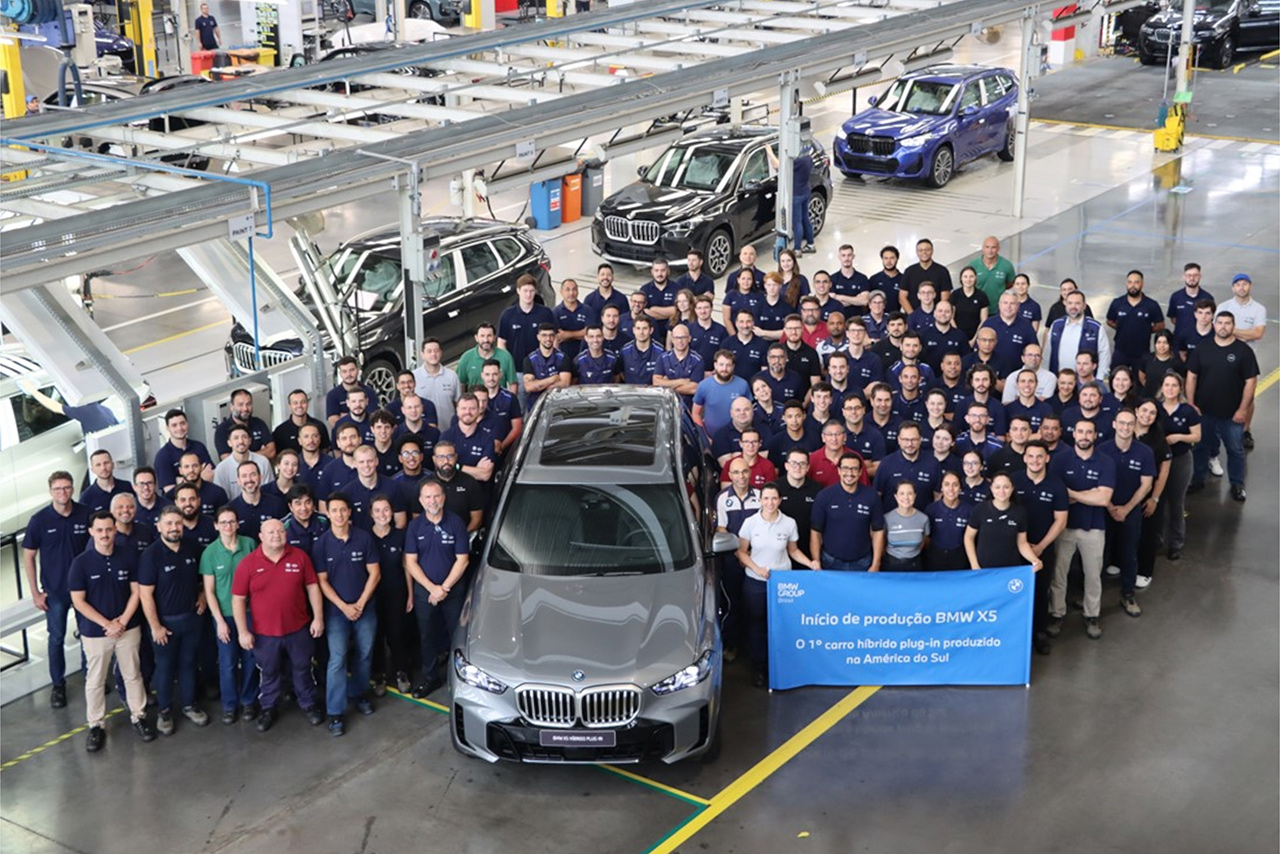 Celebrations at the Araquari plant to mark the start of production of the BMW X5 PHEV in Brazil