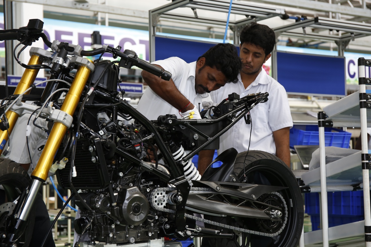 Motorrad-Produktion im TVS Werk in Indien