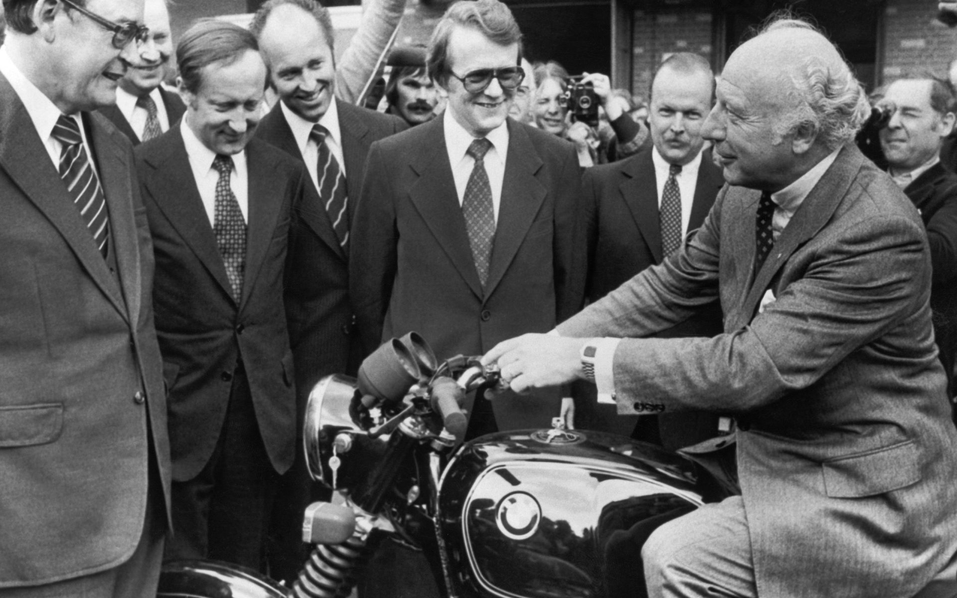 Walter Scheel visits BMW to celebrate the 500,000th BMW motorcycle