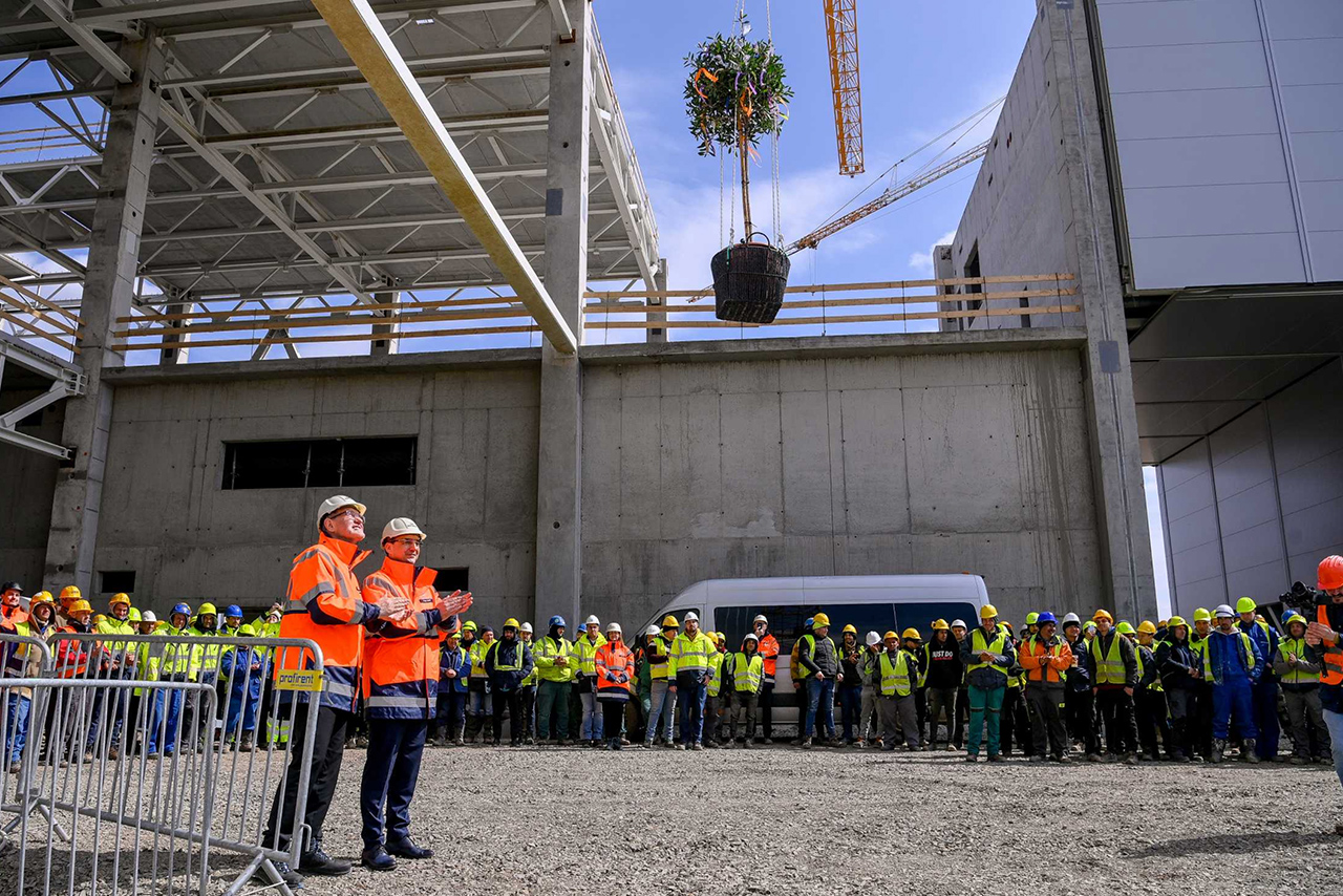 Another construction milestone: BMW Group Plant Debrecen reached its highest point.