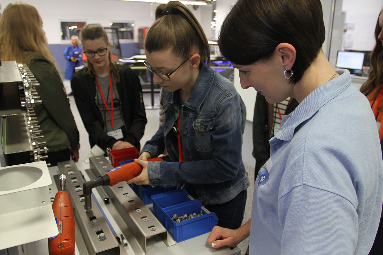 Girls‘ Day 2018 im BMW Group Werk Dingolfing.