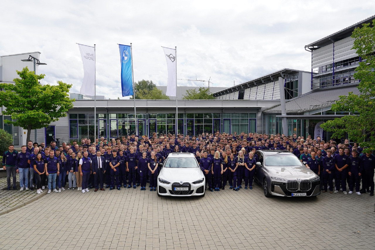 Rekordzahl: Über 300 Auszubildende starten im BMW Group Werk Dingolfing ihre berufliche Zukunft