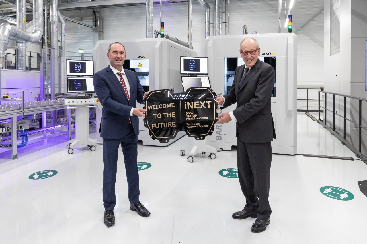 Innovationskraft aus Niederbayern: Fertigungsstart von Hightech-Komponenten für den BMW <span class="grp-lowercase">i</span>NEXT in Landshut.