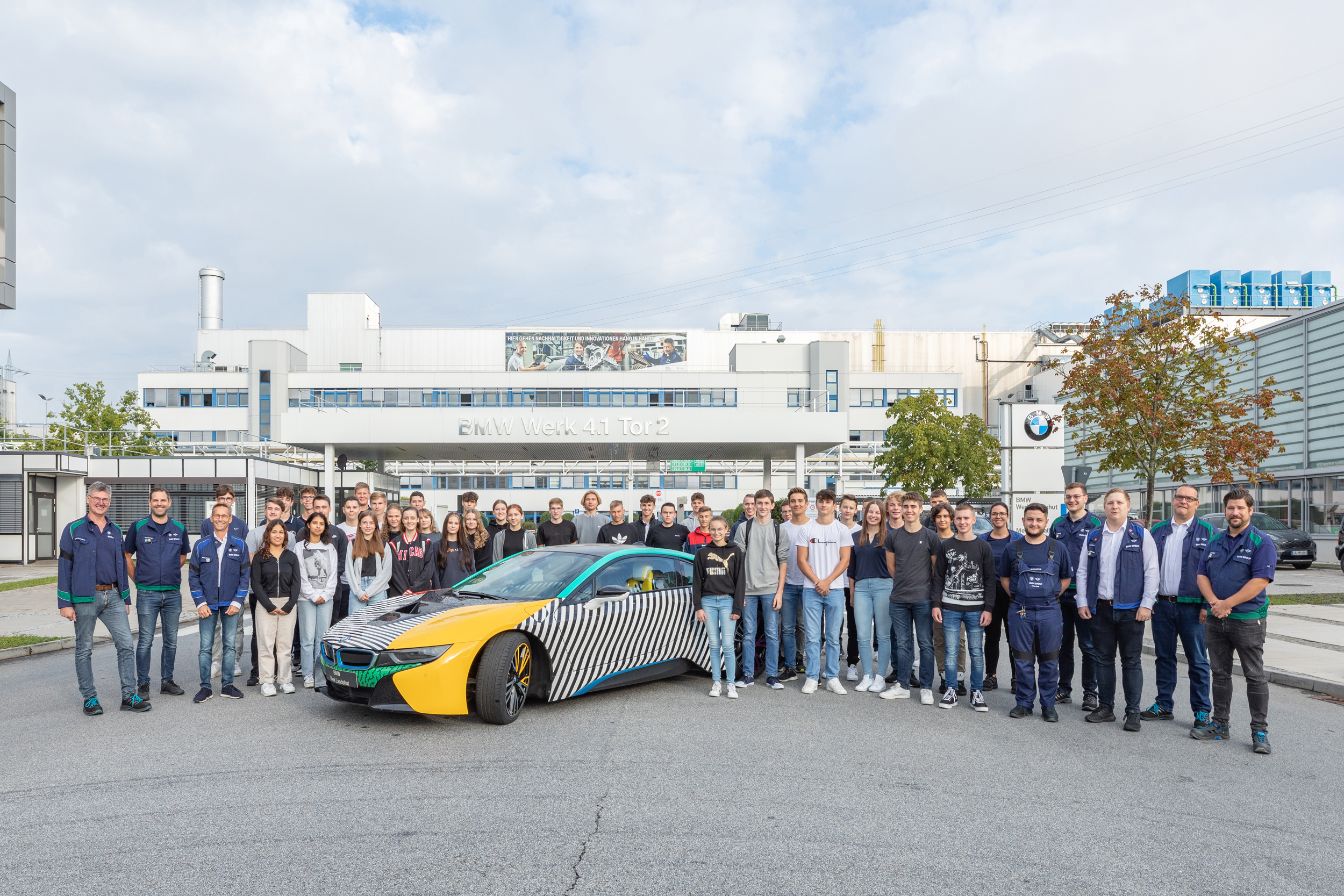 Start ins Berufsleben für 42 Auszubildende bei der BMW Group in Landshut