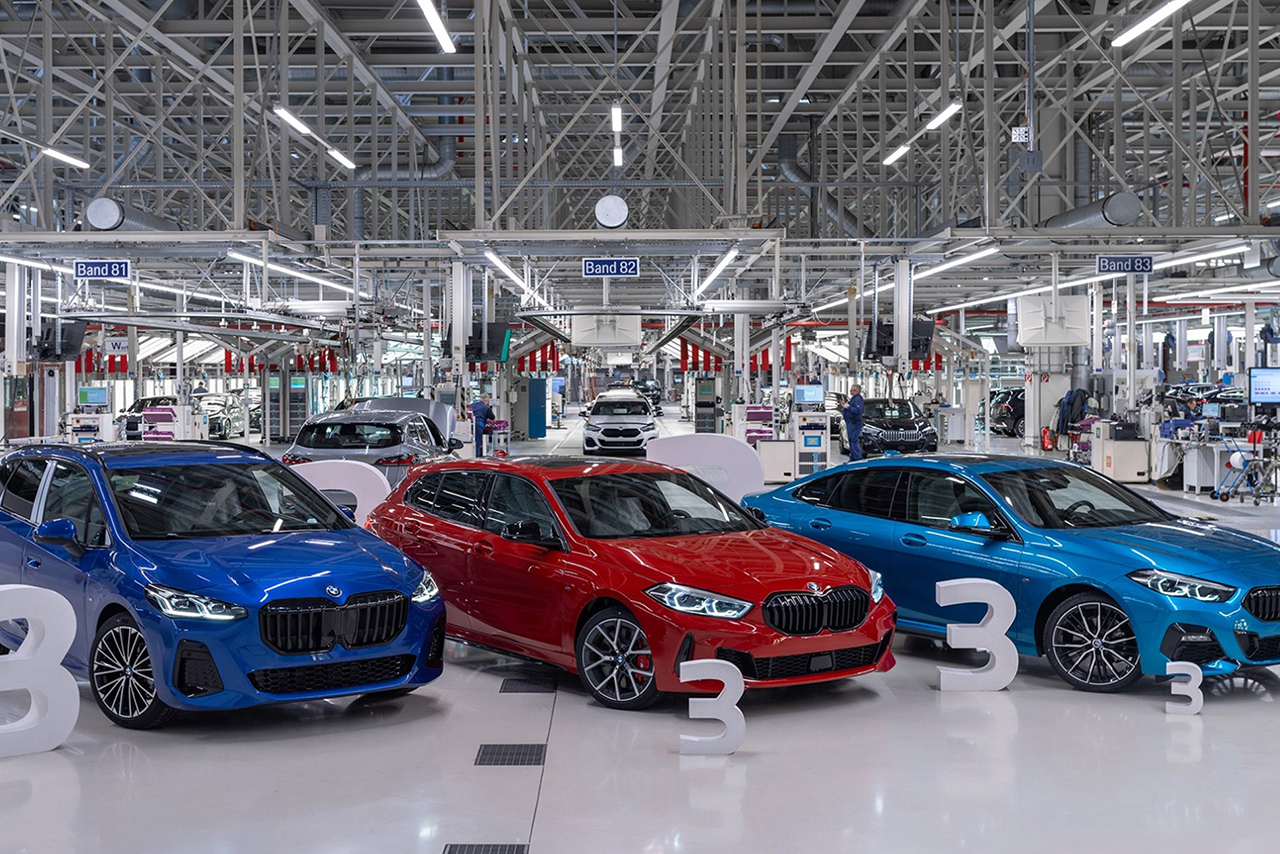 Dreifach gut: BMW Group Werk Leipzig produziert das 3.333.333ste Fahrzeug.