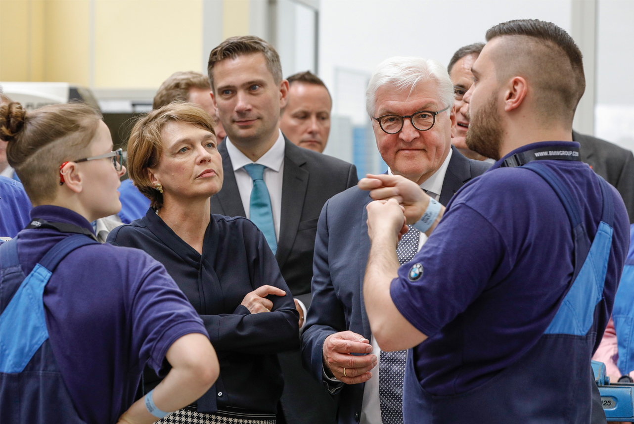 Bundespräsident zu Besuch im Werk.