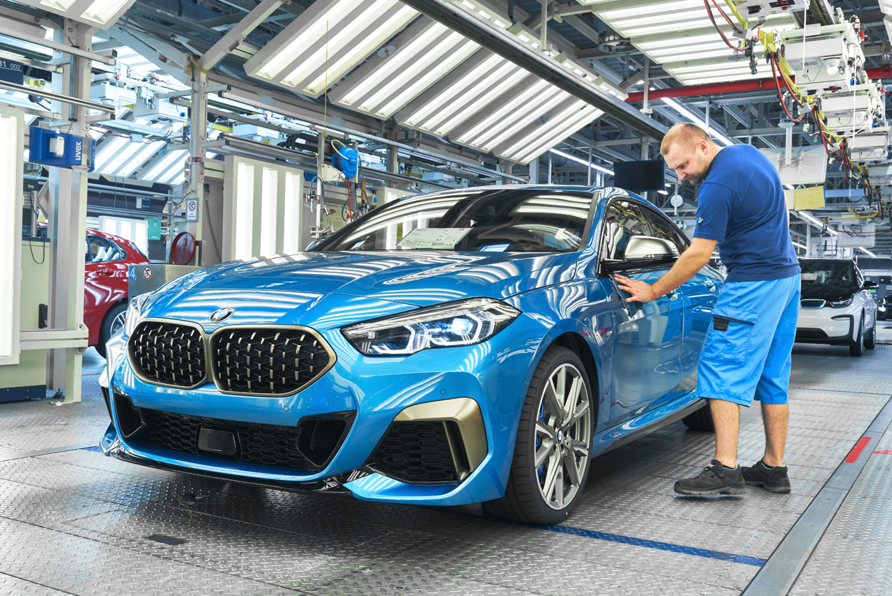 Das erste BMW 2er Gran Coupé geht in Serie. BMW Group Werk Leipzig startet Produktion des viertürigen Coupé.