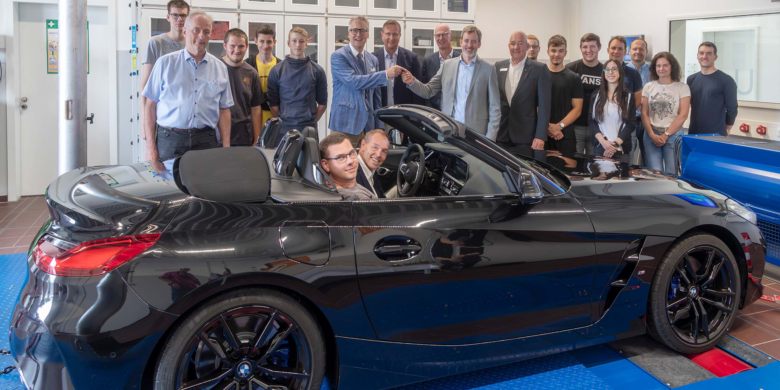  Ein BMW Z4 für die praxisnahe Ausbildung