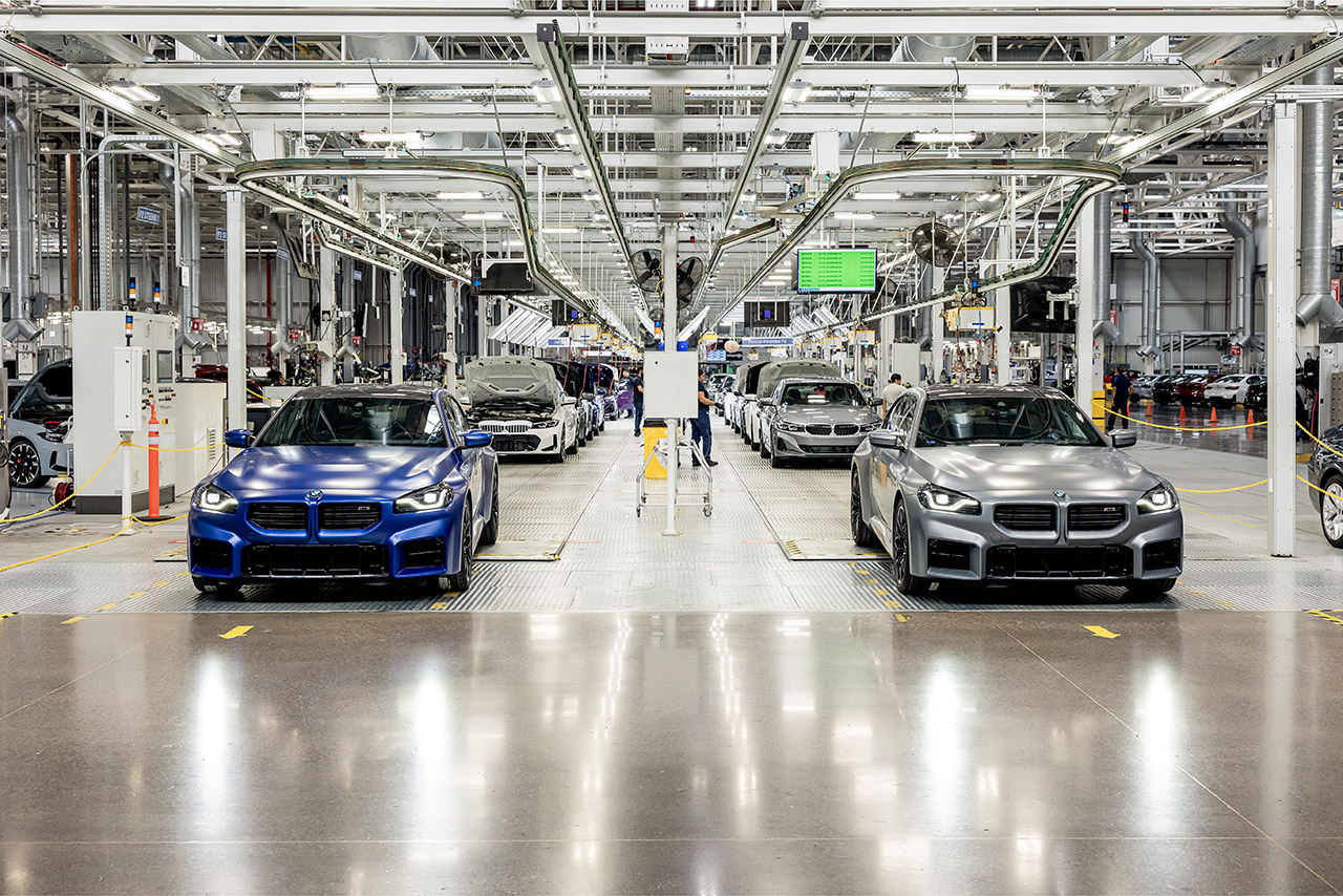 BMW M2 Coupé 30 Years Edition on the assembly line