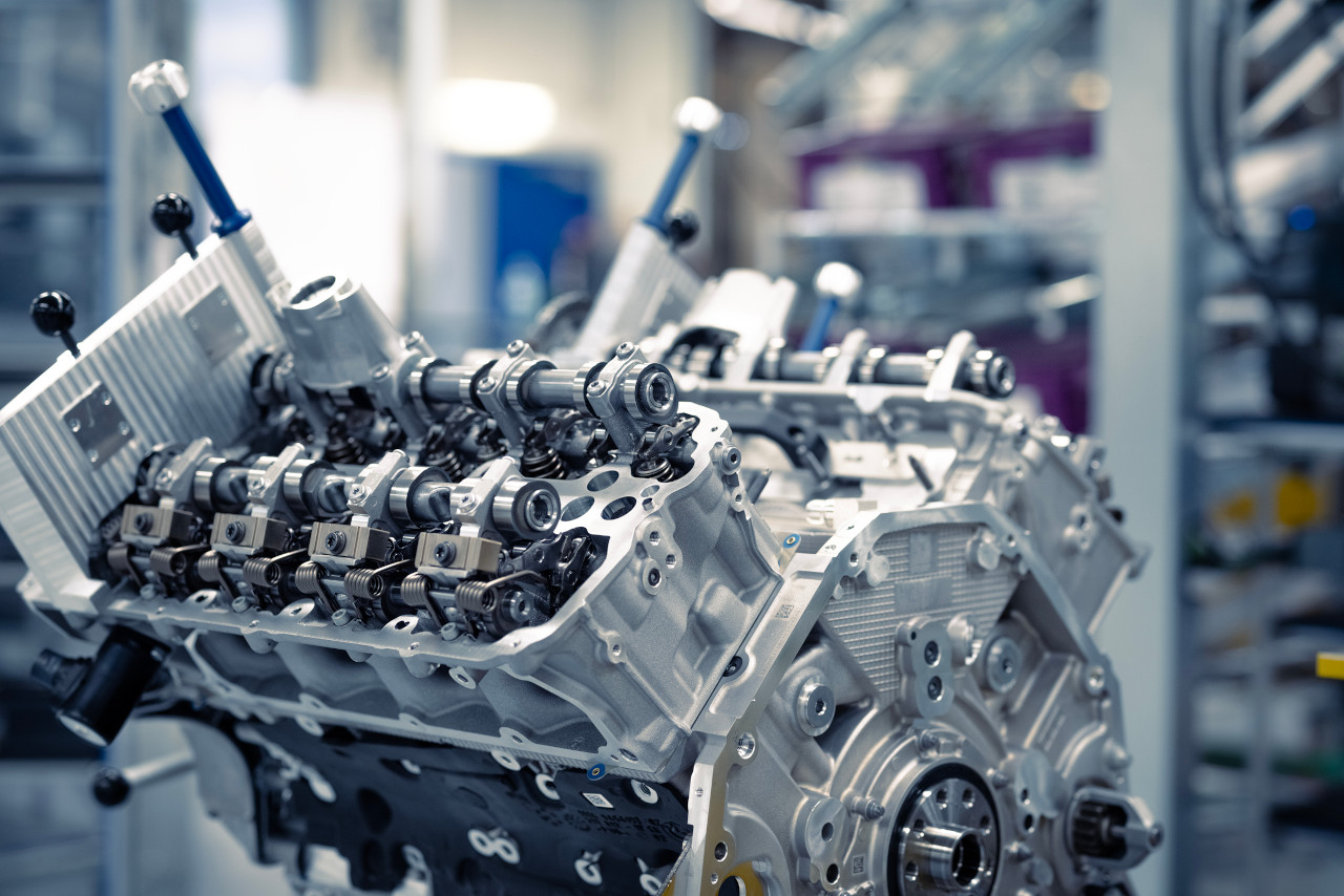 BMW Group Werk Steyr erweitert Produktpalette: Start der Manufaktur für leistungsstarke V8-Motoren.