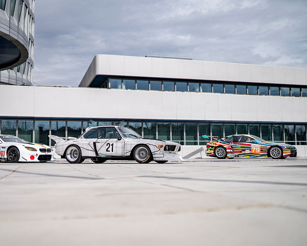 BMW Art Car Collection vor der BMW Zentrale, München.