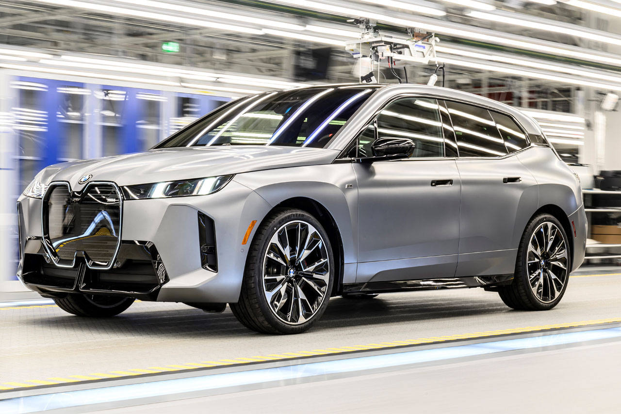 The new BMW iX is on the production line.