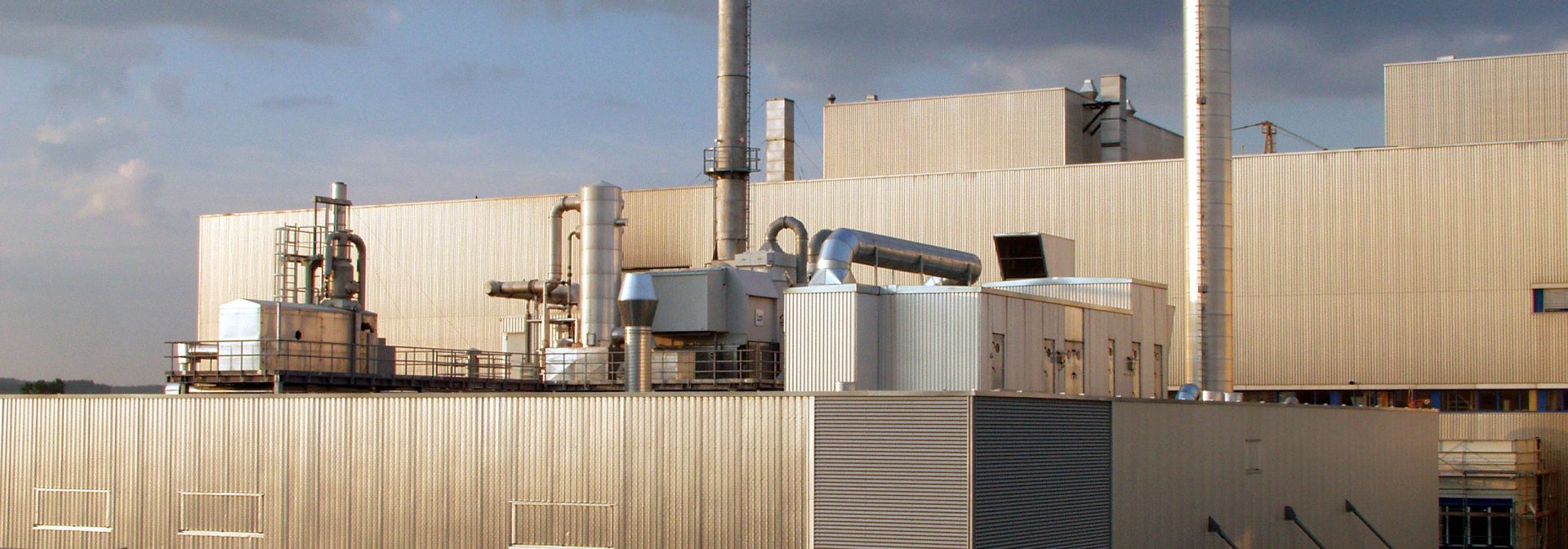 Außenansicht einer Fabrik