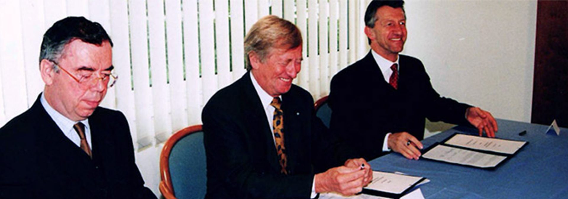 Contract signing for the BMW Endowed Professorship at Landshut University of Applied Sciences