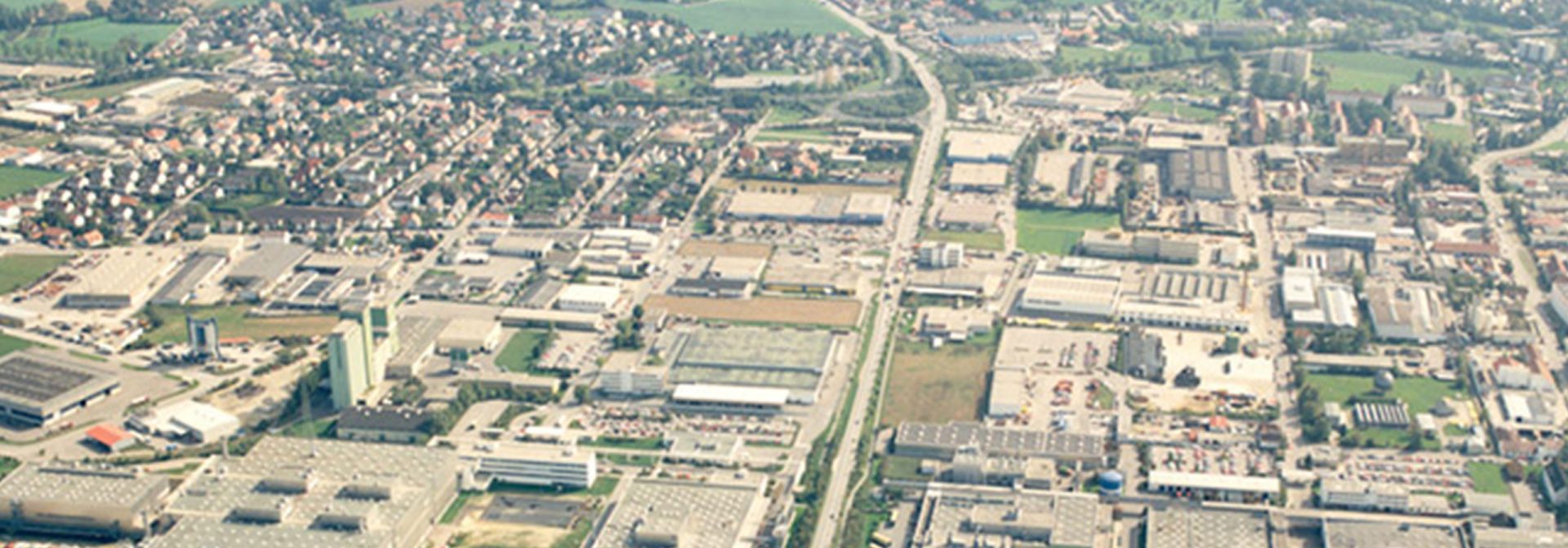 Aerial view of the BMW Group plant in Landshut in the 1990s