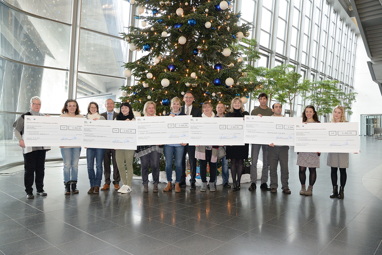 Spendenscheckübergabe im BMW Group Werk Leipzig am 05.12.2017
Foto: BMW AG, Fotograf: Martin Klindtworth
