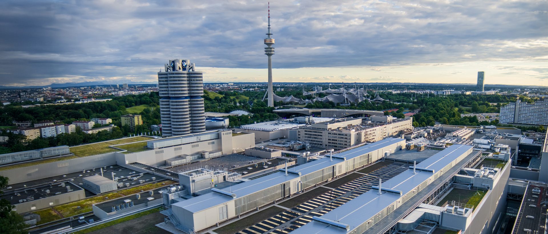 Luftaufnahme des BMW-Werks in München