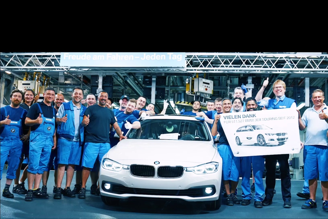 Video of the production of the last BMW 3 Series Touring.