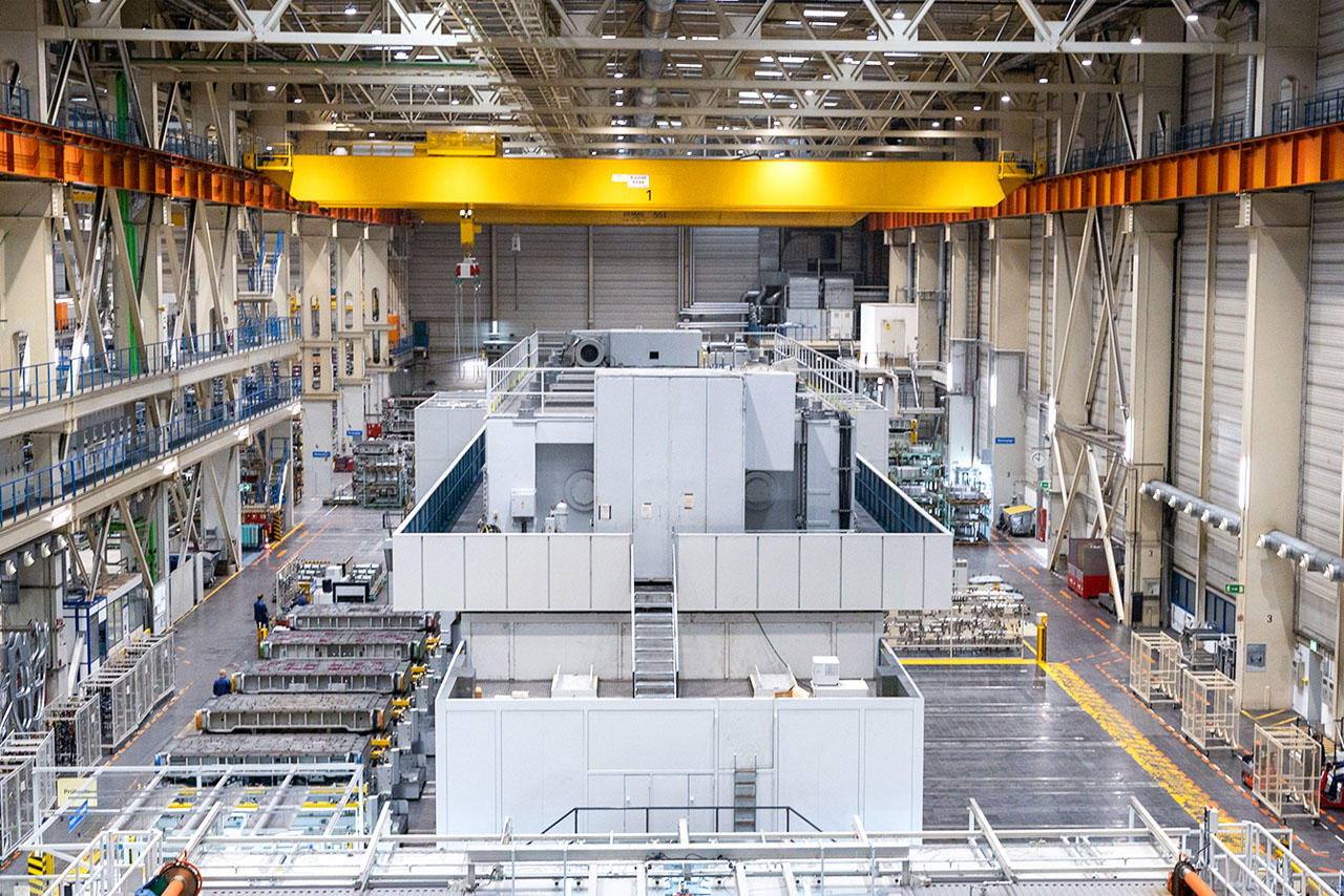 Innenaufnahme des Presswerks im BMW Group Werk Regensburg.