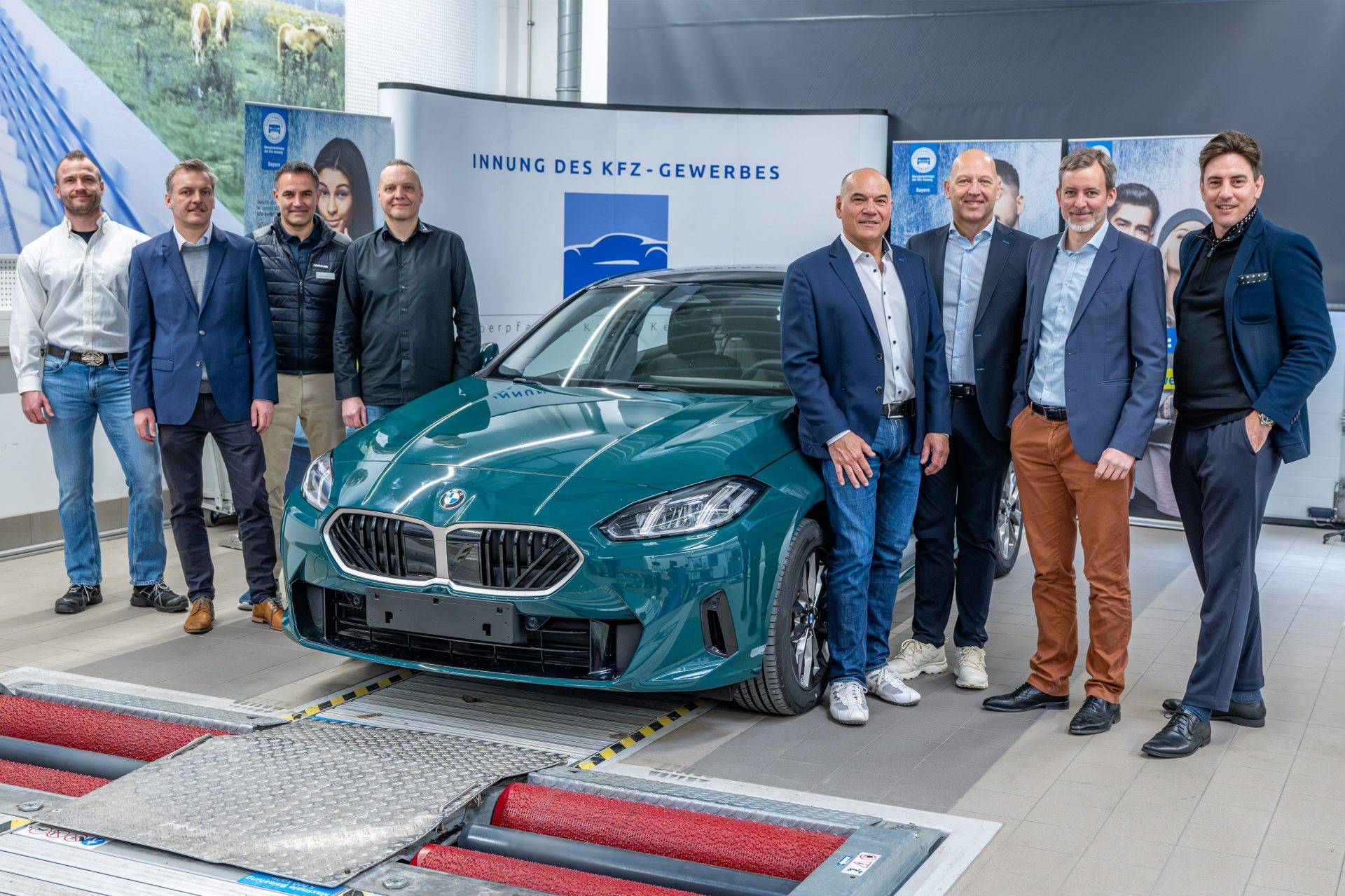 BMW Group Werk Regensburg stärkt Ausbildung