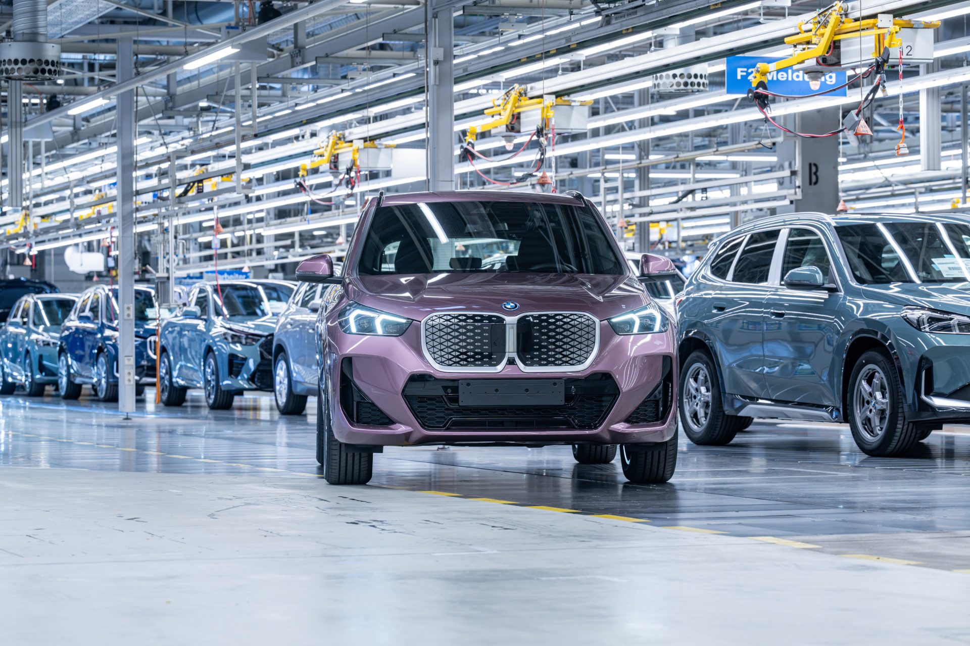 BMW Group Werk Regensburg produziert neunmillionstes Automobil