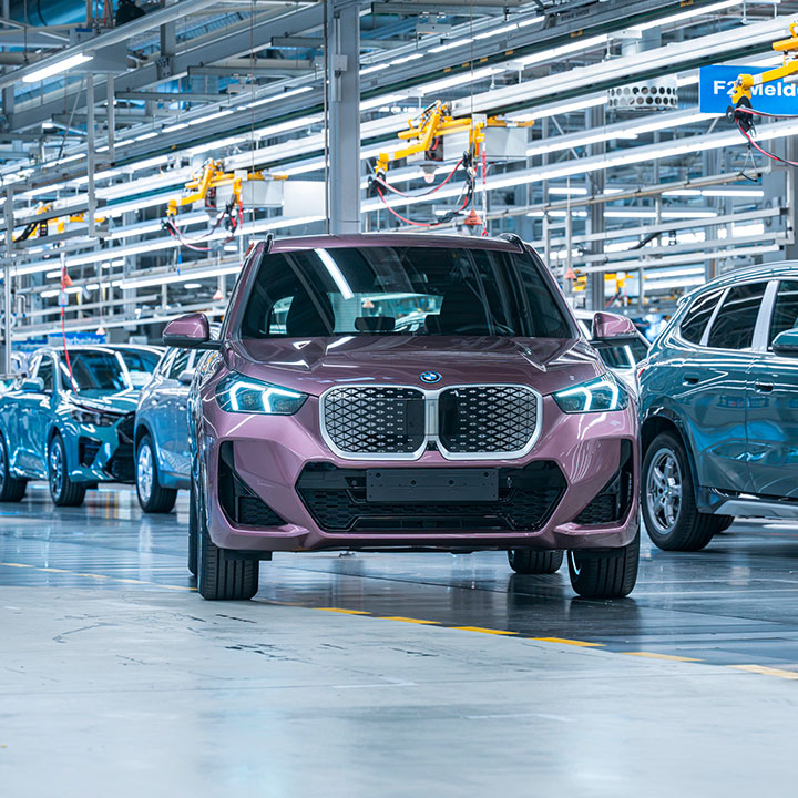 BMW Group Werk Regensburg produziert neunmillionstes Automobil