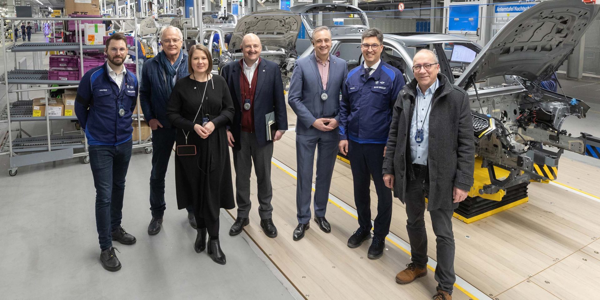 Politische Mandatsträger zu Besuch im BMW Group Werk Regensburg