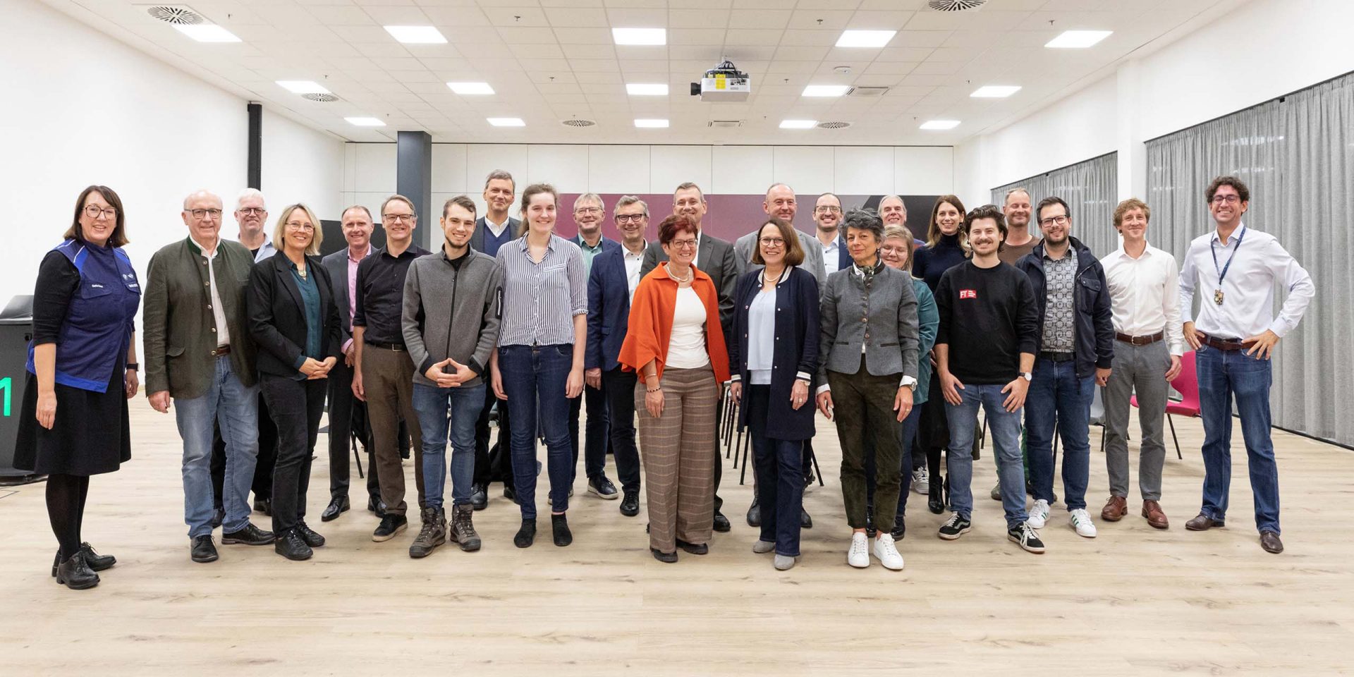 MINT-Labs Regensburg zu Gast im BMW Group Werk 