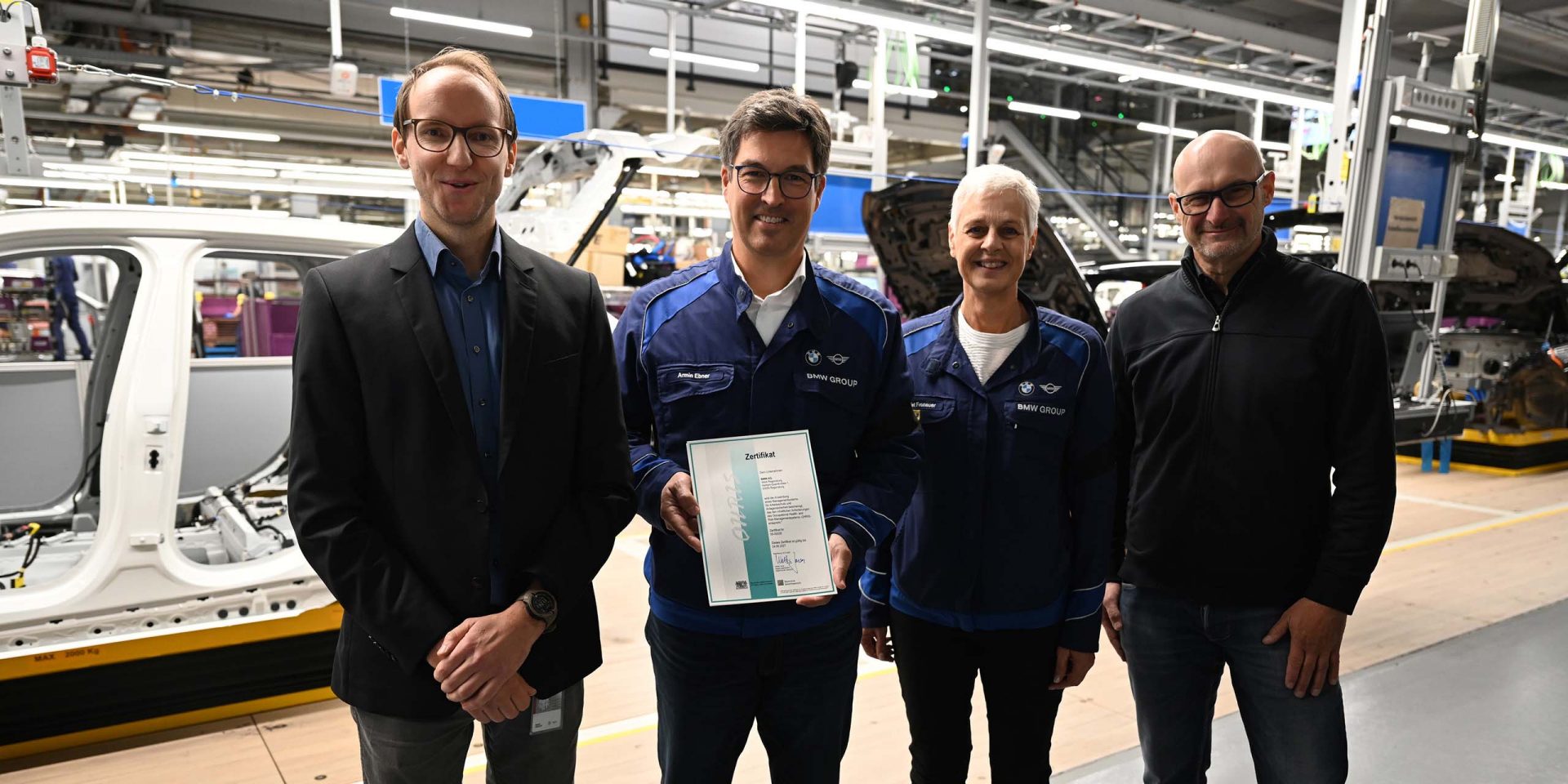 Ausgezeichnete Arbeitssicherheit:  BMW Group Werk Regensburg erhält OHRIS-Zertifikat