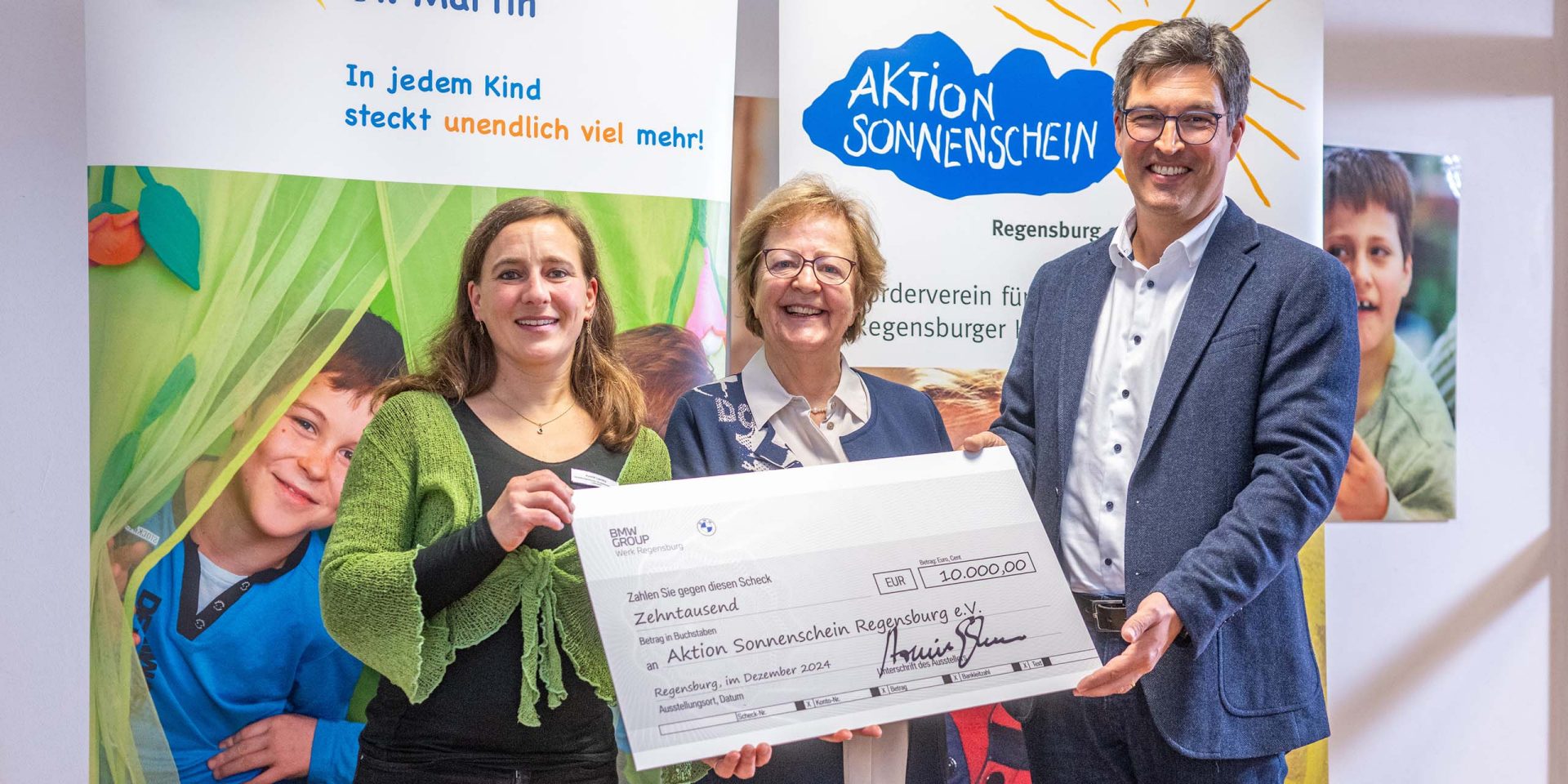 BMW Group Werk übergibt zweimal 10.000 Euro an gemeinnützige Institutionen in Regensburg