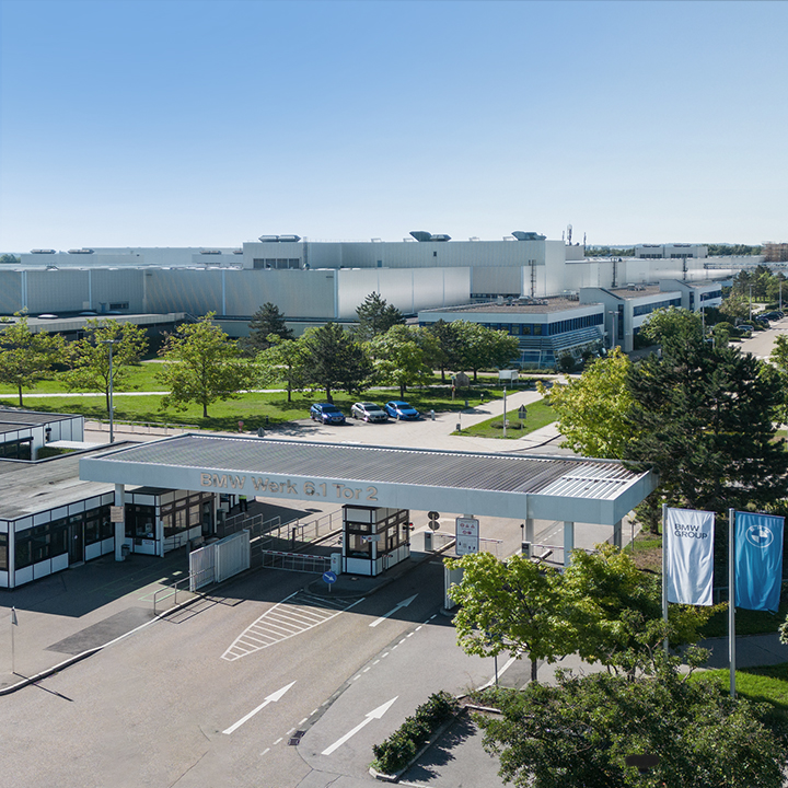 Aerial view of the entrance gate to the BMW Group plant in Regensburg.