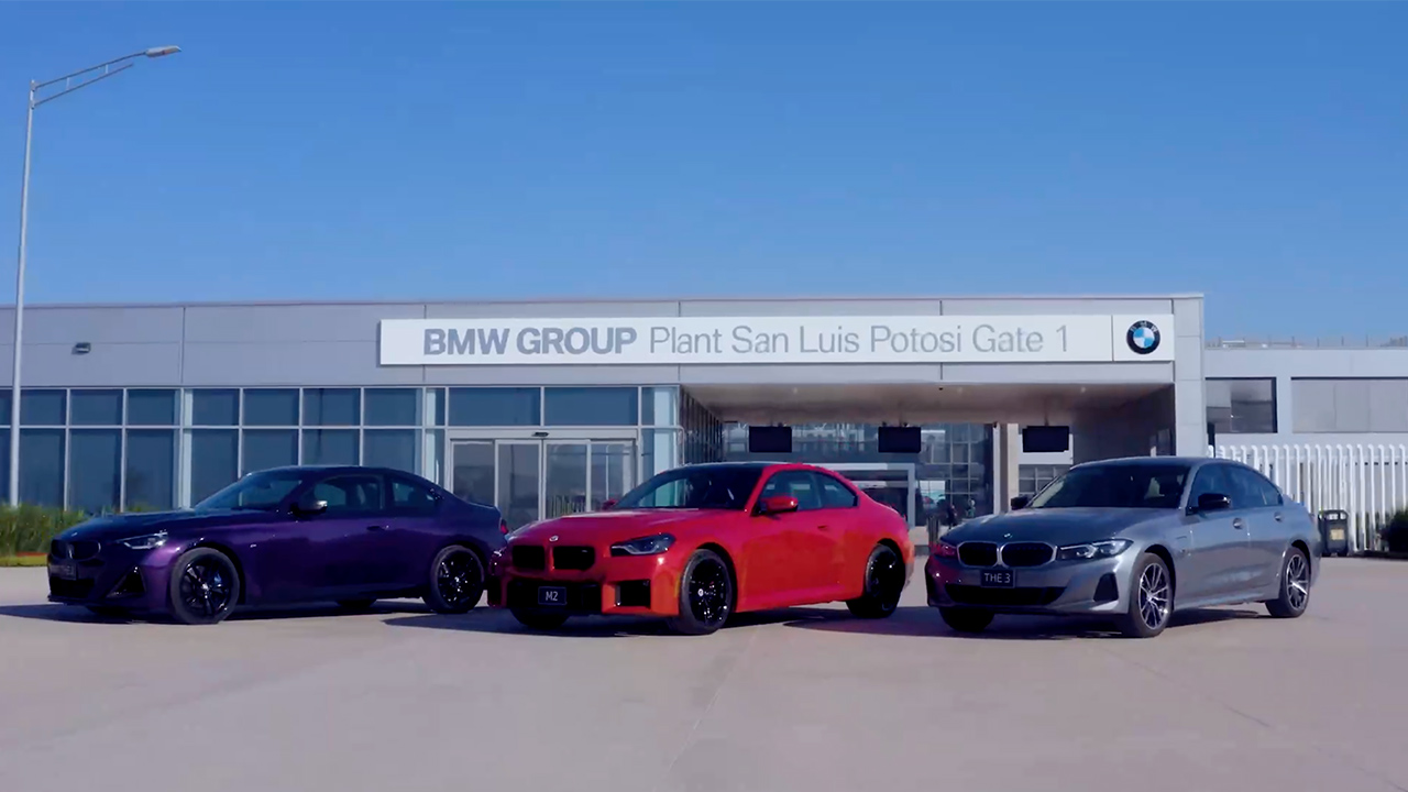 Video thumbnail on San Luis Potosi Factory facts with three cars standing next to each other.