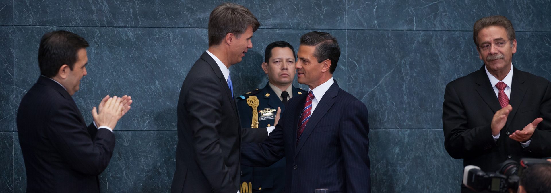   Anuncio oficial con el Presidente de México, Enrique Peña Nieto y Harald Krüger, Director del Consejo de Administración de BMW AG.