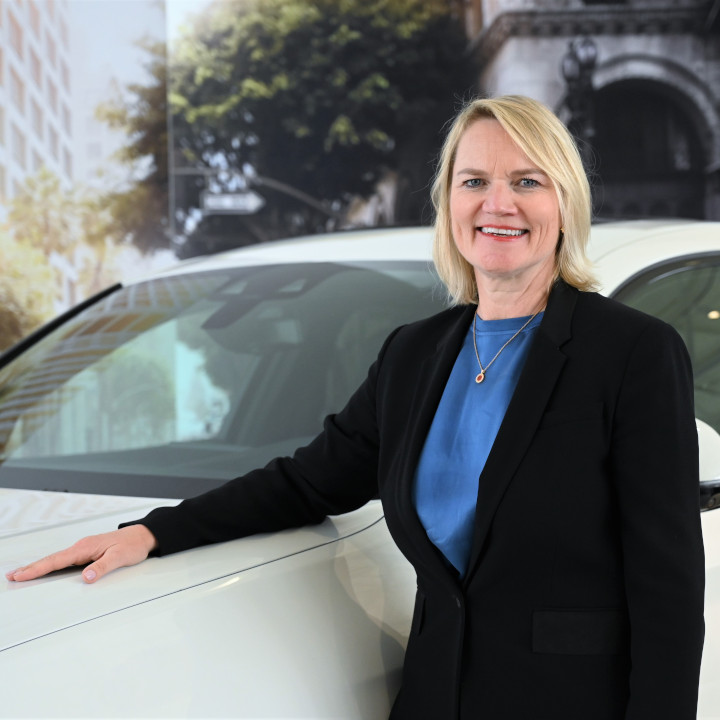 Professional photo of Nathalie Bauters in Zentrum Museum.