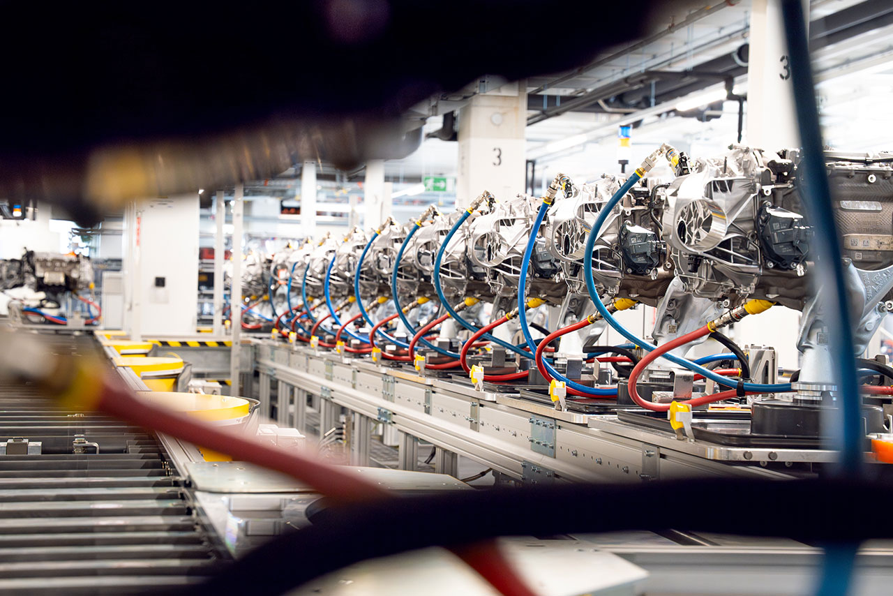 Innenaufnahme aus der Produktion im Werk Steyr
