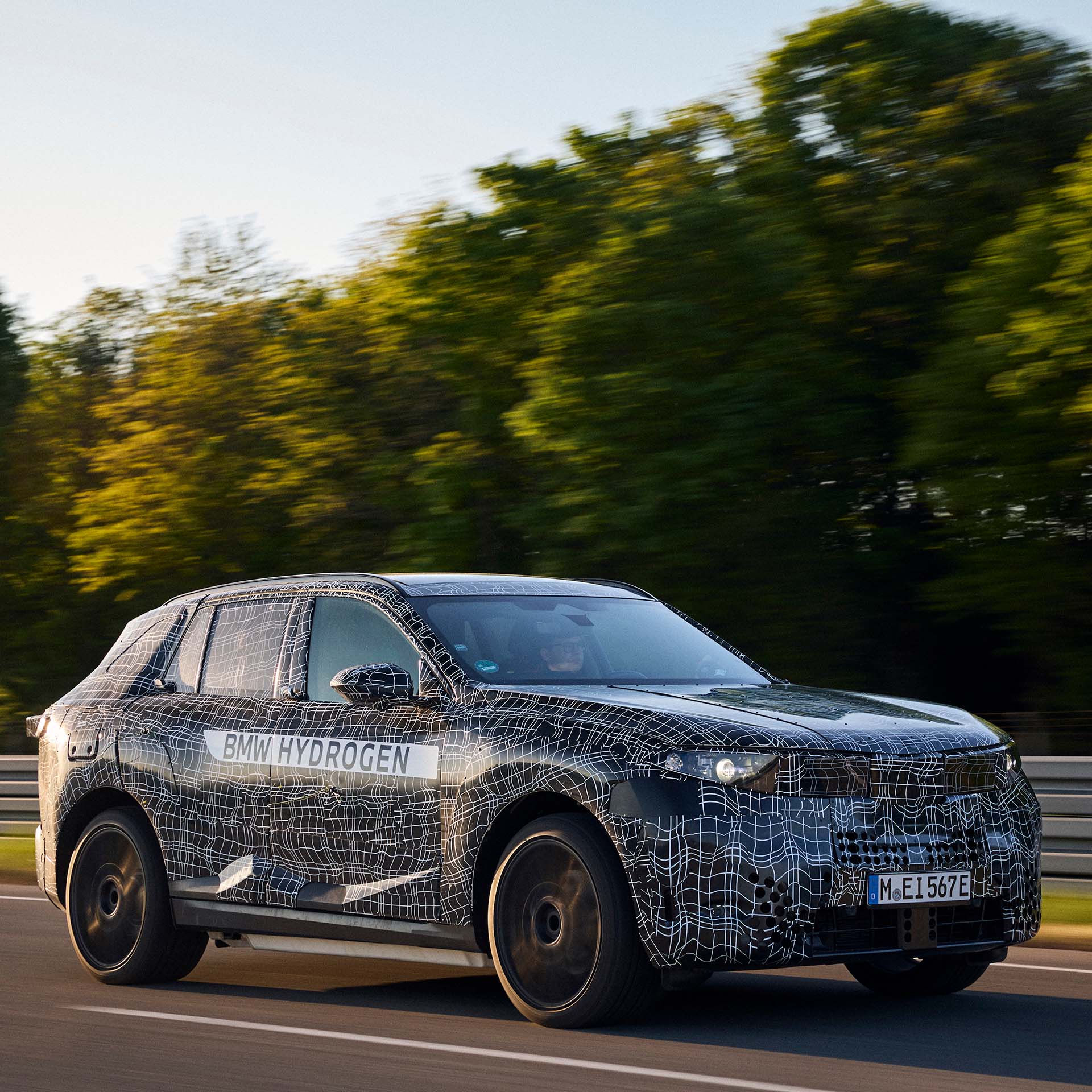 BMW iX5 Hydrogen on a testtrack.