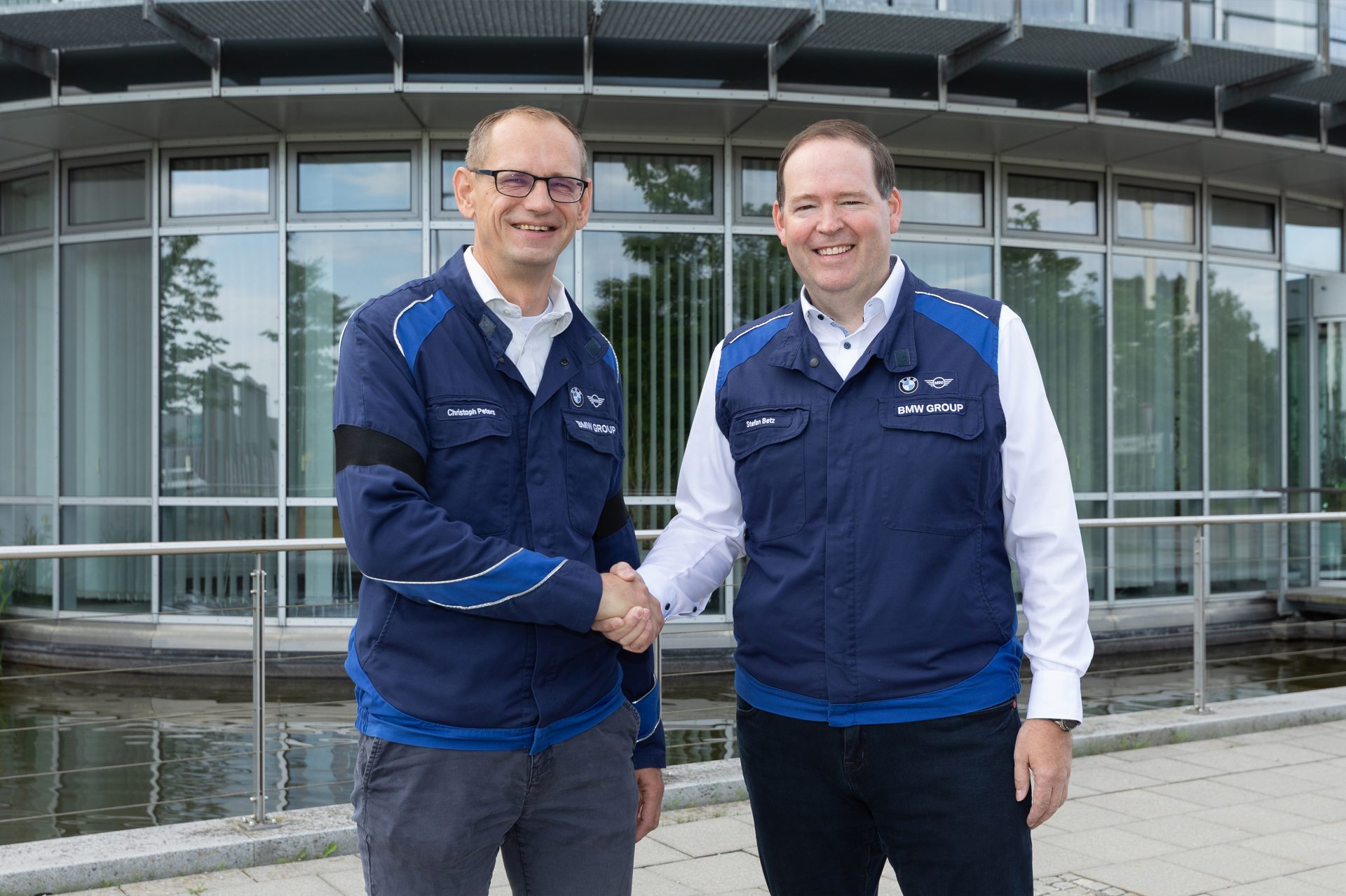Der alter und der neuer Werkleiter in Wackersdorf: Christoph Peters und Stefan Betz