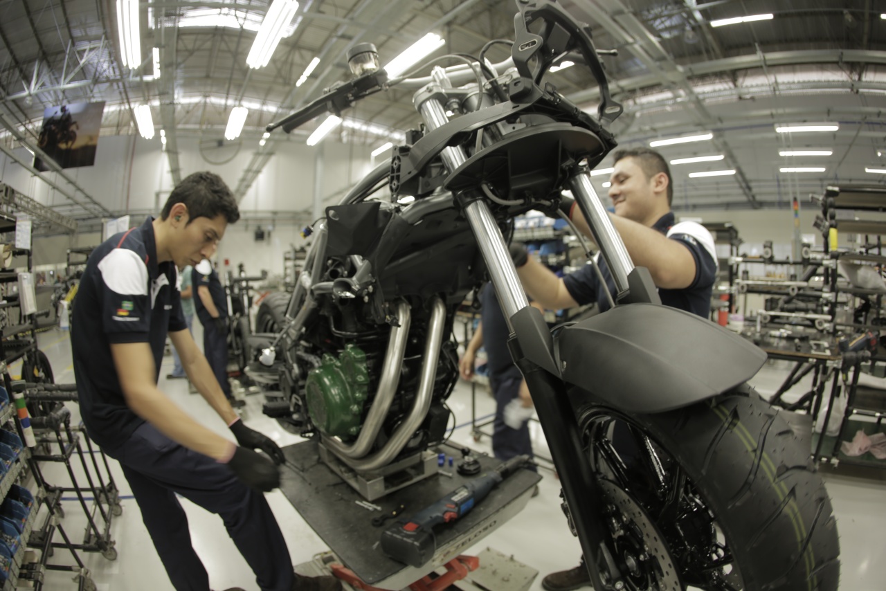Motorrad-Produktion im Werk Manaus Brasilien